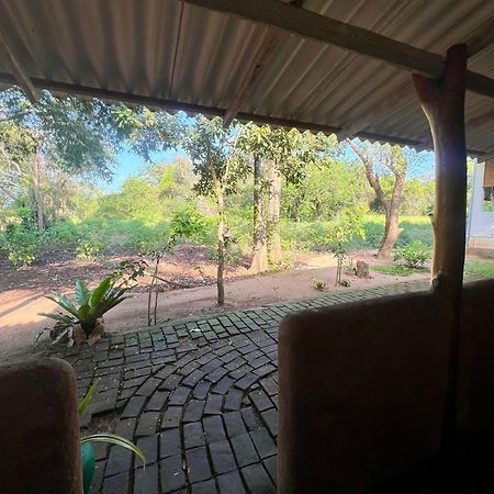 Tembo Cottage Wilpattu Exterior photo